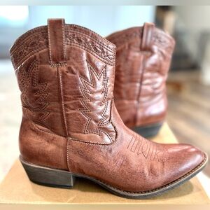 Coconuts by Matisse Ankle Boots